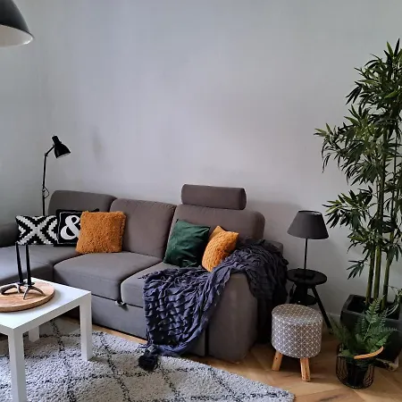 Vendeghaz A Harom Szivarhoz * Beci